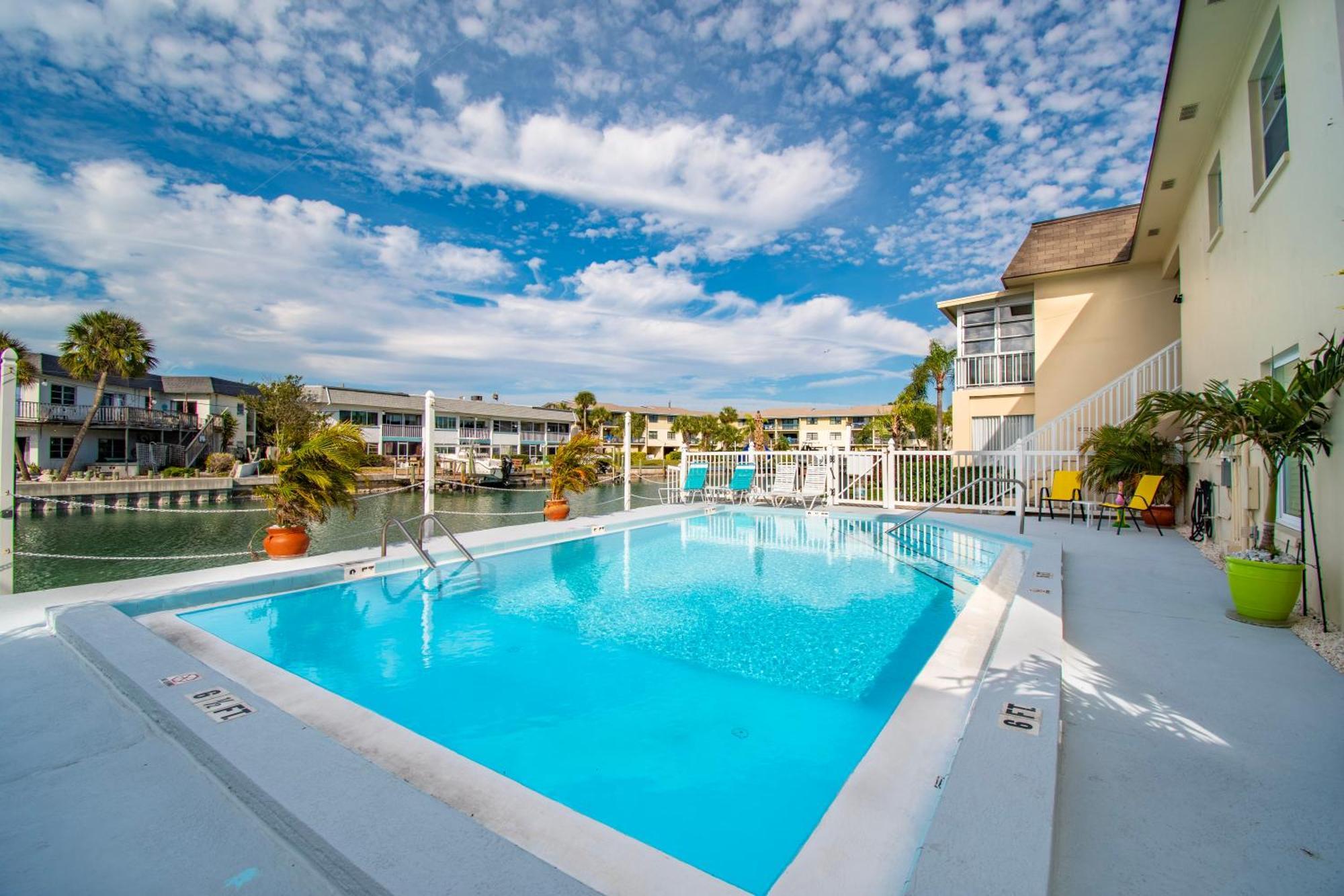 Funshine Pointe Capri Leilighet St. Pete Beach Eksteriør bilde