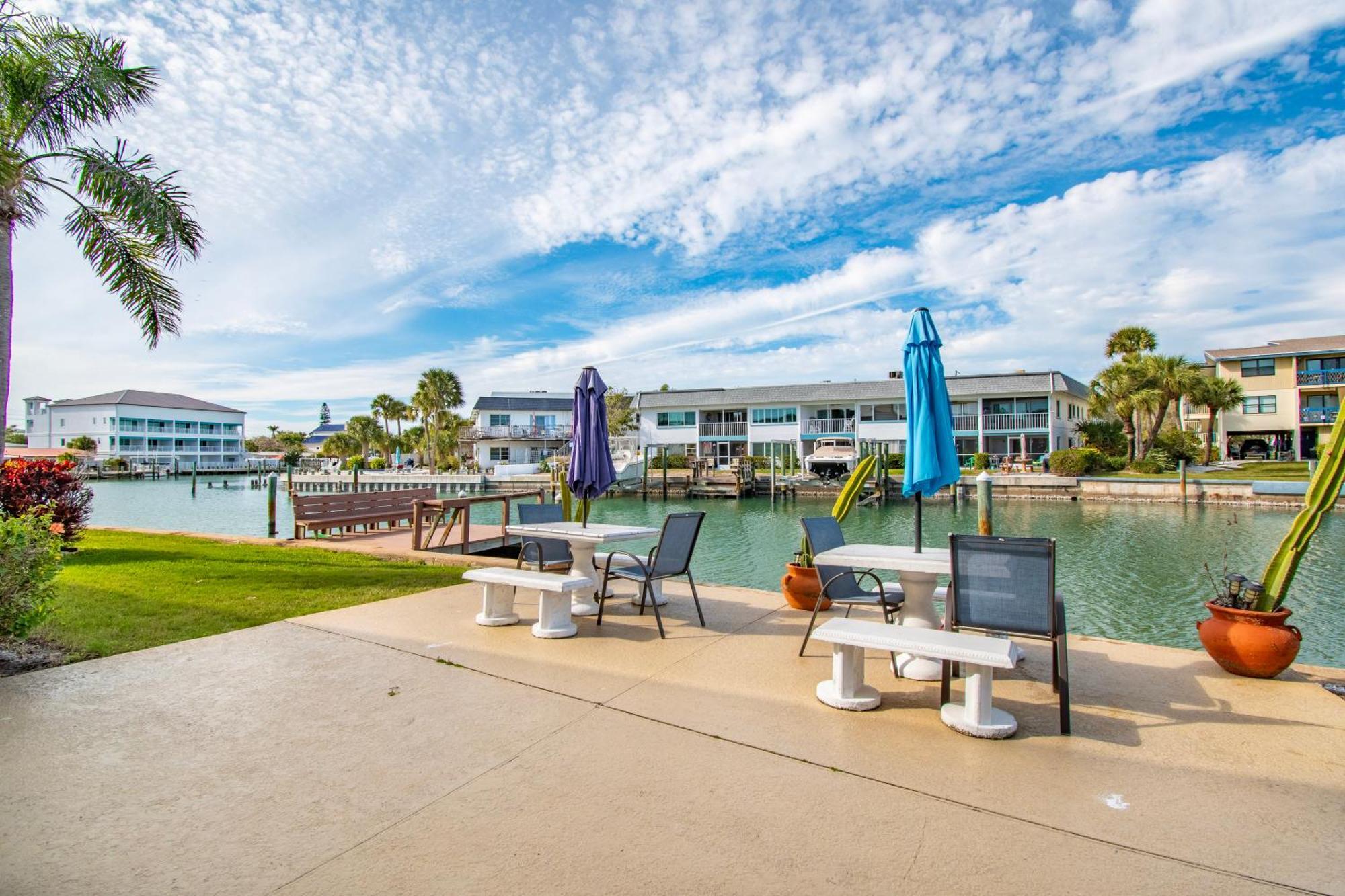 Funshine Pointe Capri Leilighet St. Pete Beach Eksteriør bilde